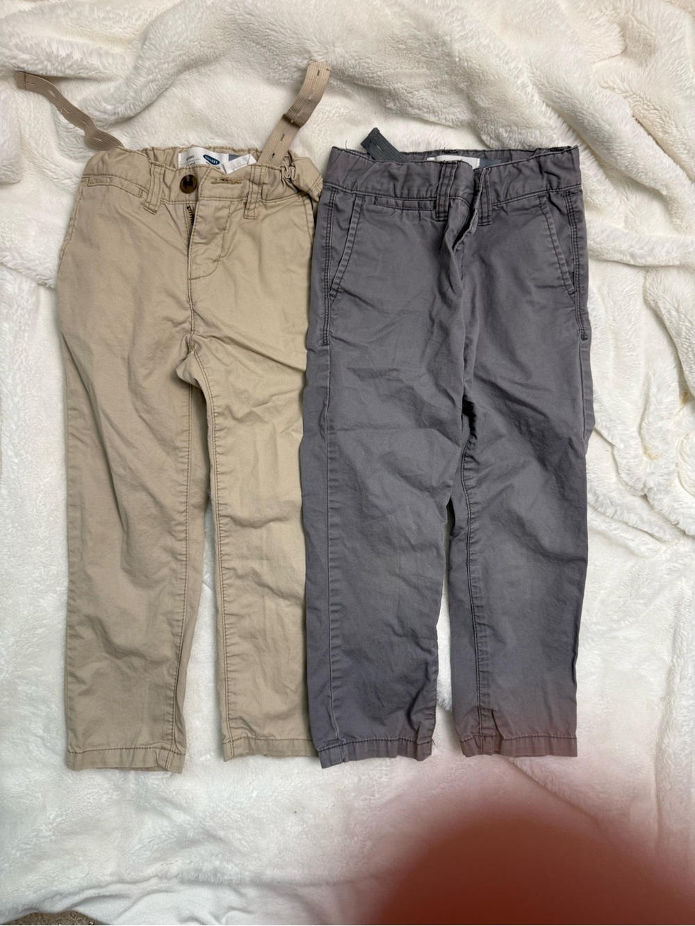 Old navy skinny Kids Cotton Chino Pants bundle - Beige and Gray, 4T